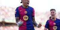 Alex Caparros/Getty Images - Legenda: Raphinha vive ótima fase no Barcelona  Foto: Jogada10