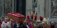 Caixão com o corpo do papa Francisco chega à Basílica de São Pedro  Foto: Reprodução/Vatican News