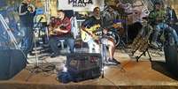 Luau na Praça Brasil é realizado gratuitamente por músicos e artistas de Itaquera há seis anos, sem patrocínio. Foto: Divulgação