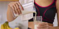 Consumir proteína antes de dormir pode ajudar no ganho de massa muscuilar Foto: Freepik