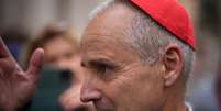 O Cardeal Jean-Paul Vesco chega para uma reunião do colégio cardinalício no Vaticano em 24 de abril de 2025, em Roma, Itália. No quarto dia desde que sua morte foi anunciada pelo Vaticano, o corpo do Papa Francisco jaz em um caixão de madeira simples na Basílica de São Pedro.  Foto: Christopher Furlong/Getty Images