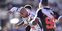 Foto: Matheus Lima / Vasco - Legenda: Nuno Moreira faz golaço, mas Vasco fica no 1 a 1 com o Operário / Jogada10