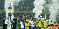 Cafu levanta o troféu da Copa do Mundo Foto: Getty Images/Richard Sellers/Allstar