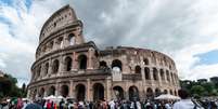 Coliseu, monumento hist&oacute;rico s&iacute;mbolo do Imp&eacute;rio Romano, em Roma  Foto: Andrea Ronchini/NurPhoto via Getty Images - 26.04.2025