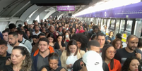 Passageiros reclamaram de lentidão na Linha 5-Lilás; vítima ficou prensada entre portas  Foto: Reprodução/TV Globo