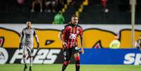 Edu marca o único gol do Vitória diante do Defensa y Justicia. Foto: Victor Ferreira/EC Vitória / Esporte News Mundo