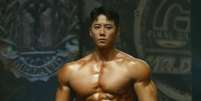 'Fitness na Academia e no Amor': ator Lee Jun-young seguiu dieta insana e ganhou 14 kg de músculos para viver fisiculturista no dorama.  Foto: Reprodução, KBS2 / Purepeople