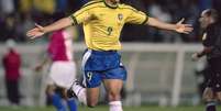  Foto: Shaun Botterill/Allsport/Getty Images/Hulton Archive - Legenda: Ronaldo, o melhor jogador da Seleção Brasileira à época, convulsionou momentos antes da decisão / Jogada10