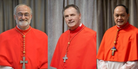 Os cardeais Cristóbal López Romero, Ángel Fernández Artime e Pablo Virgilio Siongco David  Foto: Reprodução/Vaticano