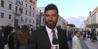 Rodrigo Carvalho na cobertura do anúncio do novo papa  Foto: Reprodução/Globo