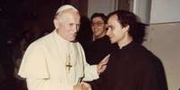 Robert Prevost com o papa João Paulo II  Foto: Divulgação/Midwest Augustinian Province of Our Mother of Good Counsel