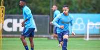  Foto: Lucas Uebel/ Gremio - Legenda: Mano Menezes deve promover a volta de quatro jogadores ao time titular / Jogada10