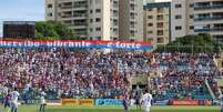 Torcida do Fortaleza presente no Estádio Presidente Vargas. Foto: Leonardo Moreira/Fortaleza / Esporte News Mundo