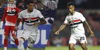 Foto: Rubens Chiri e Paulo Pinto / São Paulo FC - Legenda: São Paulo avança para manter Marcos Antônio e Ruan Tressoldi até o final do ano / Jogada10