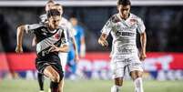 Foto: Divulgação / SFC - Legenda: Santos recebeu multa por atraso para entrar em campo na partida contra o Vasco, pelo Brasileirão - / Jogada10