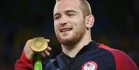 Kyle Snyder com medalha de ouro olímpico conquistada no Brasil em 2016 Foto: Jonathan Newton / The Washington Post / Getty Images
