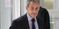 O ex-presidente francês Nicolas Sarkozy chega a um tribunal de Paris em foto de 27/03/2025.  Foto: REUTERS - Gonzalo Fuentes / RFI