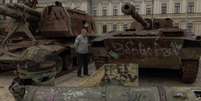 Equipamento russo destruído em exposição em Kiev, 14 de maio de 2025.  Foto: AFP - ROMAN PILIPEY / RFI