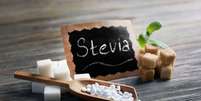 Açúcar por stevia  Foto: Shutterstock / Sport Life