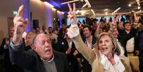 Comemoração na sede do Partido Social Democrata (PSD), do primeiro-ministro Luís Montenegro, que integra a coalizão Alternativa Democrática  Foto: Reuters / BBC News Brasil