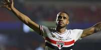 Foto: Divulgação]/São Paulo - Legenda: André Silva decretou o 2 a 1, no Cícero Pompeu de Toledo / Jogada10