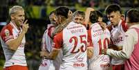 Equipe de Parque Patricios enfrenta Boca Juniors ou Independiente na semifinal do Argentino –  Foto: Divulgação/CA Huracán / Jogada10