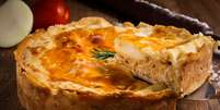 Torta de frango cremosa  Foto: Alan Camargo Fotografia | Shutterstock / Portal EdiCase