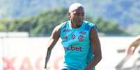  Foto: Gilvan de Souza/Flamengo - Legenda: Lorran em treino pelo Flamengo na &uacute;ltima segunda-feira, no Ninho do Urubu / Jogada10