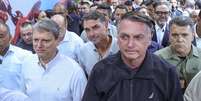 11-03-2025 Sv&Eacute;O PAULO - SP / POLITICA OE / JAIR BOLSONARO / TARC&Iacute;SIO DE FREITAS / SALAO DAS MOTOPECAS - Ex-presidente da Repv?blica Jair Messias Bolsonaro visita o XIV Salv&pound;o Nacional&not;? e Internacional das Motopev&szlig;as que acontece no pavilhv&pound;o vermelho do Expo Center Norte na R. Josv&copy; Bernardo Pinto, 333 na zona norte de Sv&pound;o Paulo. Acompanham no evento o filho do ex-presidente Flv&deg;vio Bolsonaro e Governador de Sv&pound;o Paulo Tarcv?sio de Freitas.  Foto: Daniel Teixeira/Estad&atilde;o / Estad&atilde;o