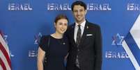 A imprensa israelense noticiou que os nomes completos das vítimas são Yaron Lischinsky e Sarah Milgram  Foto: Embaixada de Israel nos EUA / BBC News Brasil