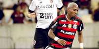 Foto: Adriano Fontes/Flamengo - Legenda: Lorran em ação pelo Flamengo contra o Botafogo-PB / Jogada10