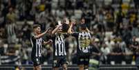  Foto: Pedro Souza / Atlético-MG - Legenda: Rubens comemora seu gol na Arena MRV / Jogada10