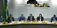 Coletiva de imprensa com o ministro Fernando Haddad (Fazenda) e com a ministra Simone Tebet (Planejamento e Orçamento)  Foto: Reprodução/YouTube/Ministério da Fazenda