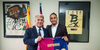 Barcelona renova contrato do brasileiro Raphinha  Foto: Reprodução/X @FCBarcelona