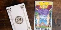 Entenda a relação entre o tarot e o Sol em Gêmeos  Foto: Shutterstock / João Bidu