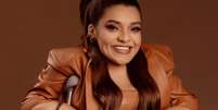 Pequena Lô estreia fará participação em novela do SBT  Foto: Reprodução/Divulgação / Caras Brasil