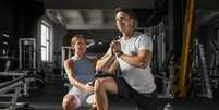 Entenda se dá para ganhar massa muscular com exercícios e alimentação  Foto: Freepik