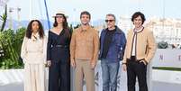 Alice Carvalho, Maria Fernanda Cândido, Wagner Moura, Kleber Mendonça Filho e Gabriel Leone  Foto: Andreas Rentz/Getty Images