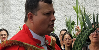 Padre Jos&eacute; Adeilton da Silva estava desaparecido e foi encontrado preso em telhado  Foto: Reprodu&ccedil;&atilde;o/Instagram @paroquiasaoluisgonzagaal