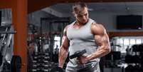 Mais peso ou mais repetições: qual o melhor para ganhar massa muscular? Foto: Shutterstock / Saúde em Dia