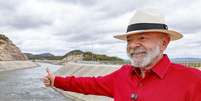 Lula durante visita à estação de bombeamento da EBI  Foto: 3, no Sitio Negreiros -  Ricardo Stuckert/PR / Perfil Brasil