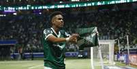 Estêvão comemora gol pelo Palmeiras, dono da melhor campanha da fase de grupos  Foto: Estadão Conteúdo/VINICIUS NUNES