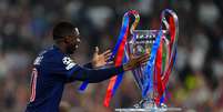 Ousmane Dembélé comemora título da Liga dos Campeões  Foto: Mike Egerton/PA Images/Getty Images