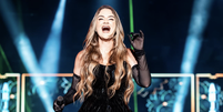 Vocalista Adma Andrade se apresenta com a banda Limão com Mel no São João de Caruaru (Foto de @ciceroeryck)  Foto: Reprodução/Instagram/@admaandradeoficial