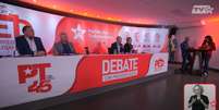 Debate com os quatro candidatos à presidência do PT foi realizado no auditório do Diretório Nacional.  Foto: Reprodução/Youtube
