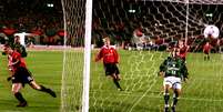 Gol de Roy Keane deu a vitória e o título do Intercontinental de 1999, que depois viria a ser reconhecido como Mundial, ao Manchester United contra o Palmeiras  Foto: Peter Robinson/EMPICS via Getty Images