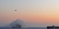 Navio Morning Midas abandonado no Oceano Pacífico  Foto: Marinha dos Estados Unidos / Divulgação