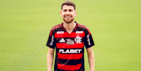 Jorginho foi apresentado pelo Flamengo no sábado, dia 7 de junho de 2025 (Foto: Foto: Adriano Fontes/Flamengo) Foto: Jorginho foi apresentado pelo Flamengo no sábado, dia 7 de junho de 2025 ( Adriano Fontes/Flamengo) / Gávea News