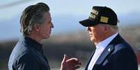 O governador da Califórnia e o presidente dos EUA estão em meio a uma queda de braço política  Foto: Getty Images / BBC News Brasil