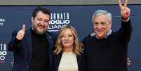 Giorgia Meloni entre os vice-premiês Matteo Salvini e Antonio Tajani  Foto: ANSA / Ansa - Brasil